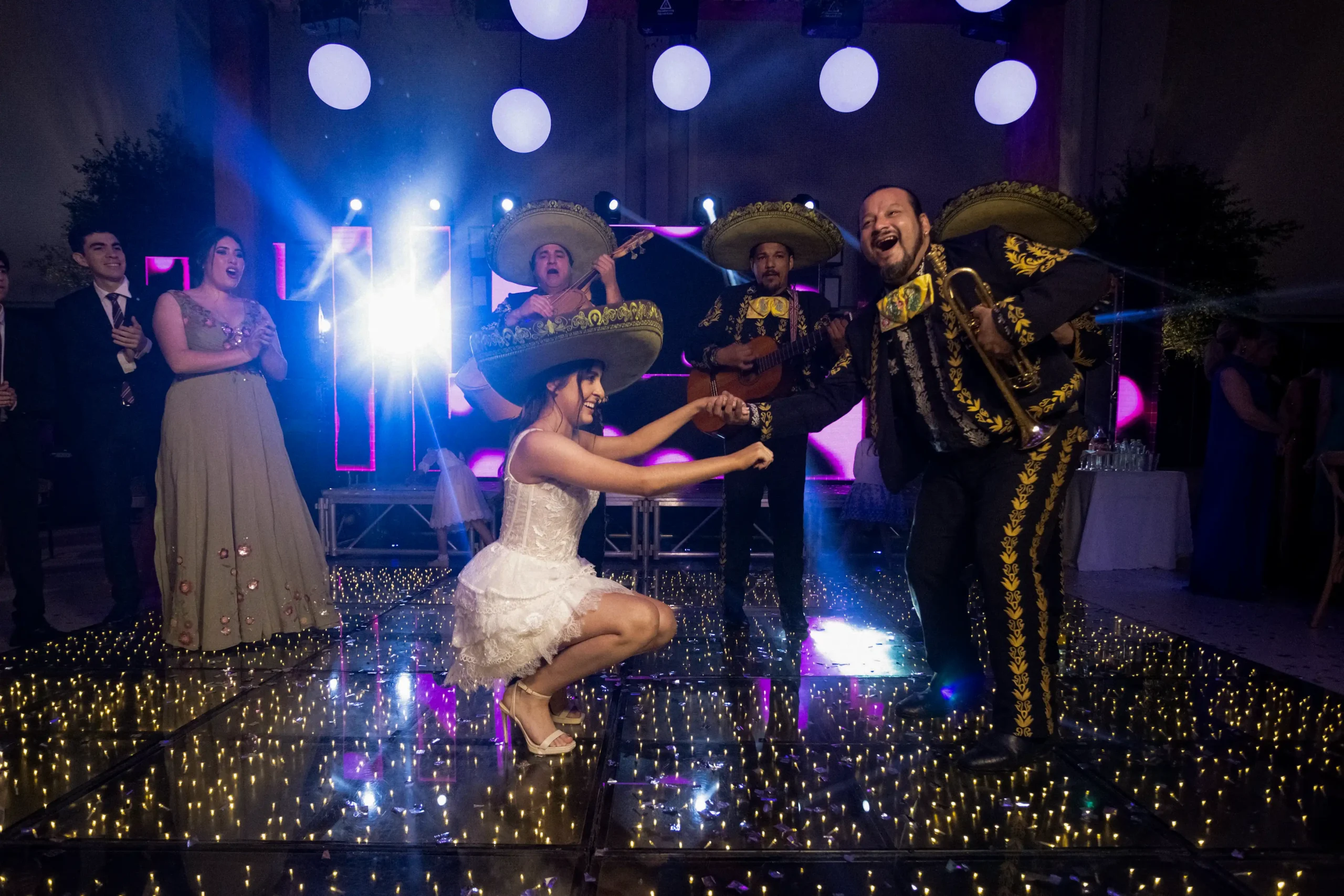 Quinceaños de Wardi Jure 1 Quinceanos de Wardi Jure Baile Mariachis Miki Prats DJ scaled