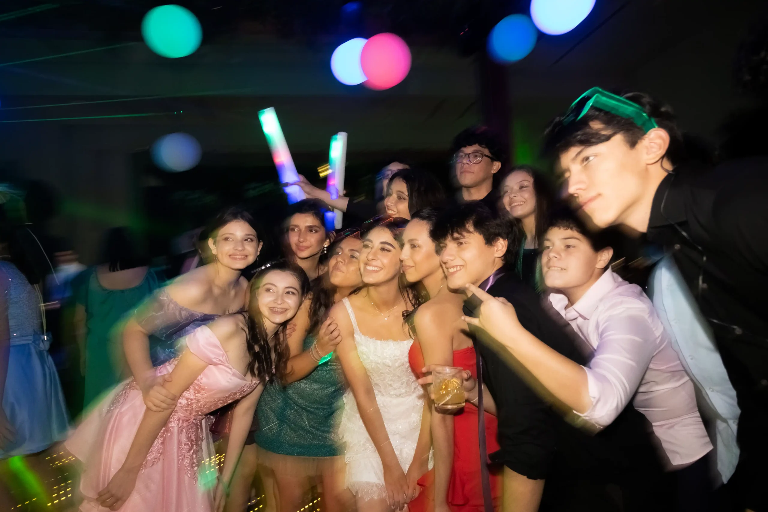 Quinceaños de Wardi Jure 3 Quinceanos de Wardi Jure Foto en Pista de Baile Miki Prats DJ scaled