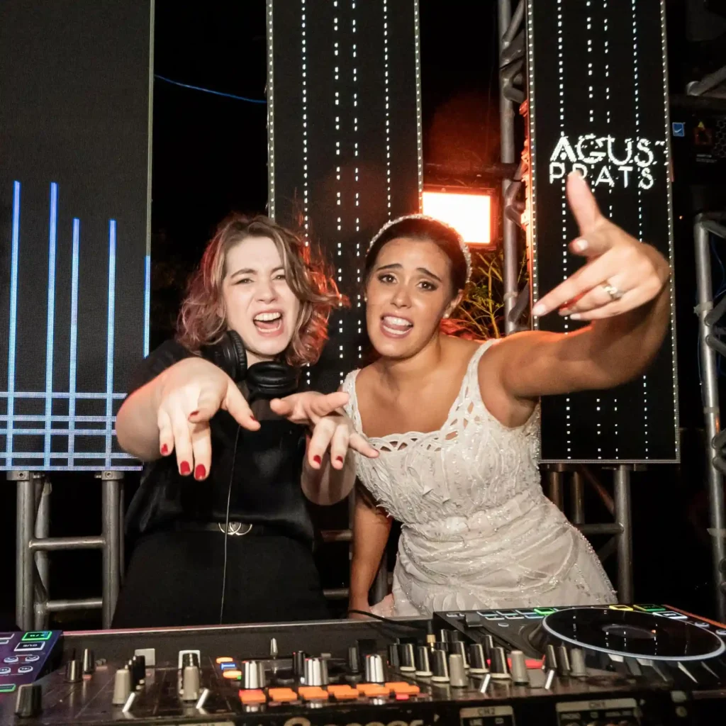 Casamiento de Belén Salomón y Kevin Plate 6 JZ Agus Prats DJ con la novia Belen Salomon Belen y Kevin Miki Prats DJ