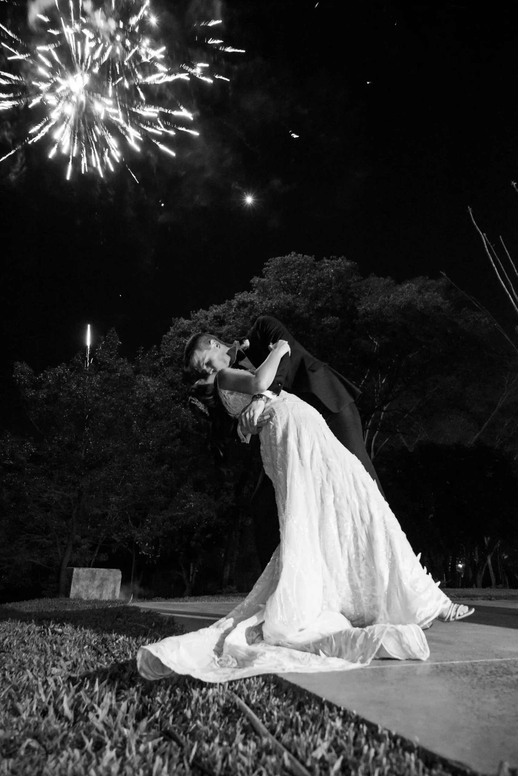 Casamiento de Belén Salomón y Kevin Plate 3 JZ Fuegos Artificiales Belen y Kevin Miki Prats DJ scaled